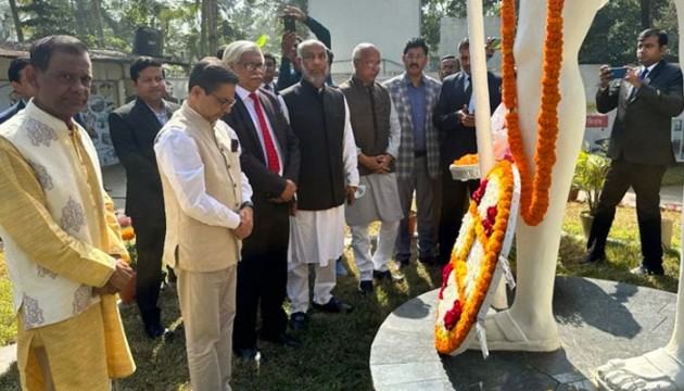 নোয়াখালীর গান্ধী আশ্রম পরিদর্শনে ভারতীয় হাই কমিশনার