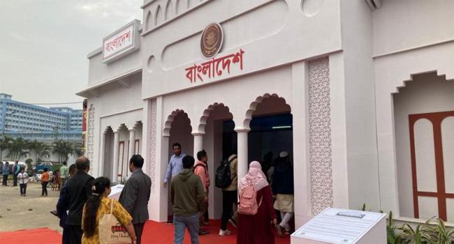 কলকাতা বই মেলায় আদর্শ প্রকাশনীর একটি বই বিক্রি নিষেধ