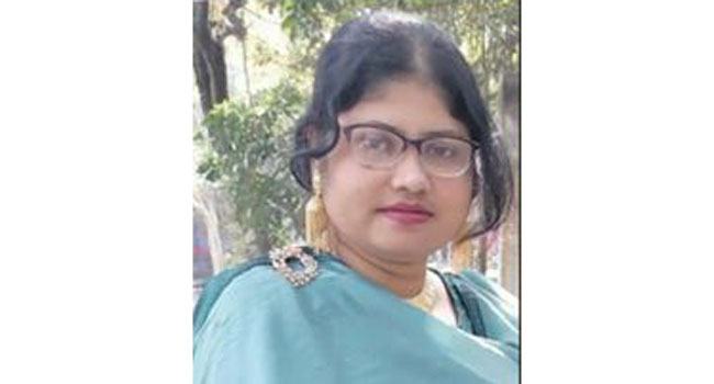 স্বর্ণাঙ্কার ও ৩ কোটি টাকাসহ অন্যের হাত ধরে পালিয়েছে প্রবাসীর স্ত্রী, কাঁদলেন মেয়ের বাবা