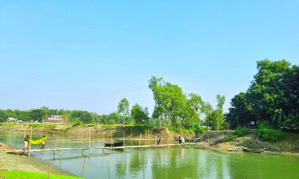 ২৫ গ্রামের ভরসা বাঁশের সাঁকো