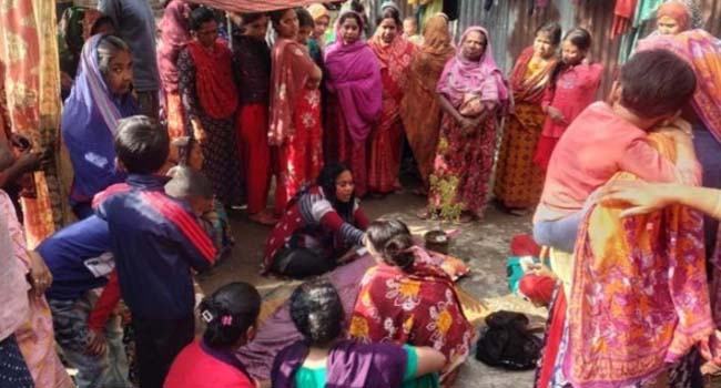 মহাদেবপুরে ইজিবাইক দুর্ঘটনায় স্কুলছাত্র নিহত, আহত ২