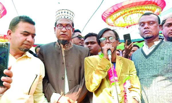 উপহারের গাড়ি অ্যাম্বুলেন্স হিসেবে ব্যবহারের ঘোষণা হিরো আলমের