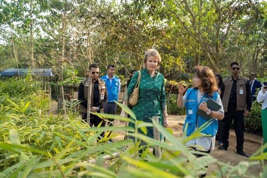 রোহিঙ্গাদের প্রতিকূলতা, চ্যালেঞ্জ ও স্বপ্নপূরণে রানির সফর তাৎপর্যপূর্ণ