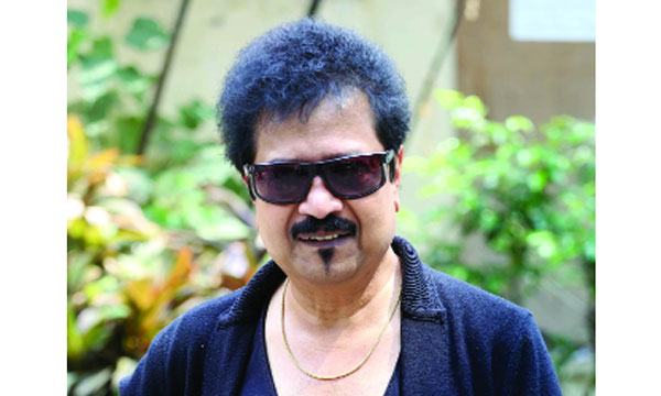 কুমিল্লা ক্যাডেট কলেজের নিমন্ত্রণে কুমার বিশ্বজিৎ