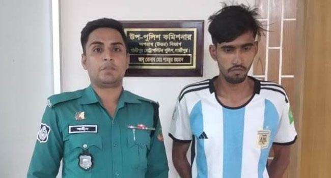 ব্যক্তিগত তথ্য ও ছবি সংগ্রহ করে প্রতারণা : ডেলিভারিম্যান গ্রেফতার
