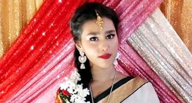 বিছানার ওপর কলেজছাত্রীর গলাকাটা লাশ, রক্তাক্ত কাঁচি উদ্ধার