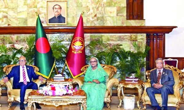 তৈরী পোশাকের নতুন বাজার অনুসন্ধান করুন : প্রধানমন্ত্রী