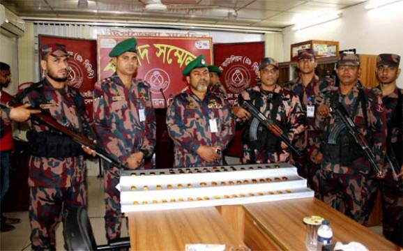 ভারতে পাচারের সময় ৯ কোটি টাকার স্বর্ণের বার উদ্ধার