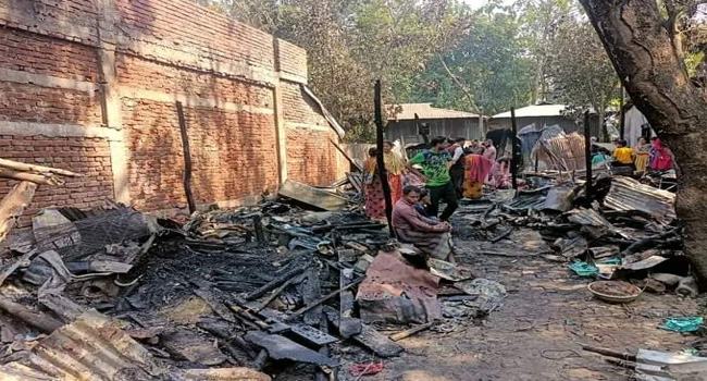 ঈদগাঁওয়ে আগুনে দুই ভাইয়ের বাড়ি পুড়ে ছাই