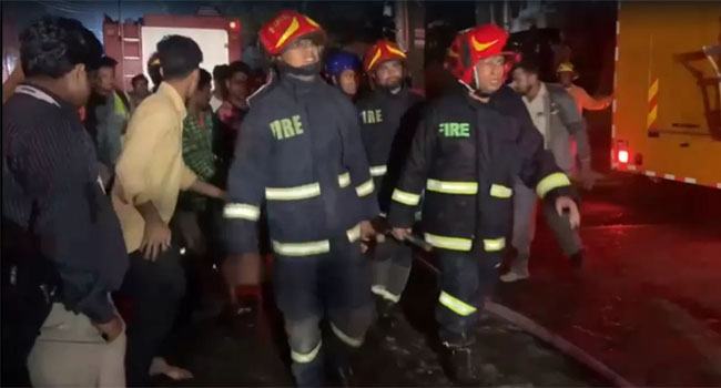 গুলশানে অগ্নিকাণ্ড : নিহতের সংখ্যা বেড়ে ২