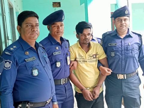 নোয়াখালীতে আন্তঃজেলা ৪ ডাকাতসহ গ্রেফতার ৫