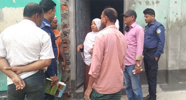 মুক্তিযোদ্ধা পরিবারকে ভিটেমাটি ছাড়া করল স্বজনরা : অবশেষে ৯৯৯-এ কল করে উদ্ধার
