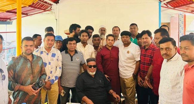 ‘উন্নয়নের নামে দেশে হরিলুট চলছে’