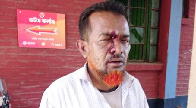 তাড়াশে সহকারী শিক্ষকের বিরুদ্ধে প্রধান শিক্ষককে পেটানোর অভিযোগ