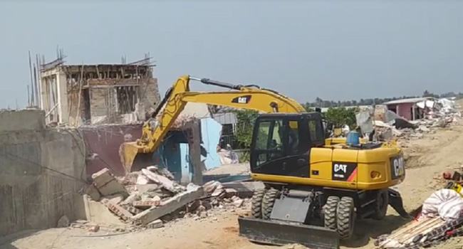 কক্সবাজারের প্রাণ বাঁকখালী নদী তীরের অবৈধ স্থাপনা উচ্ছেদ শুরু