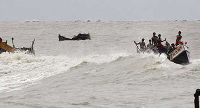 বঙ্গোপসাগরে জলদস্যুদের হামলা, লাশ উদ্ধার ২, নিখোঁজ ৩