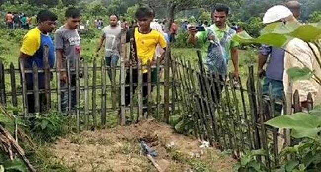 দিনাজপুরে কবর থেকে কঙ্কাল চুরি!