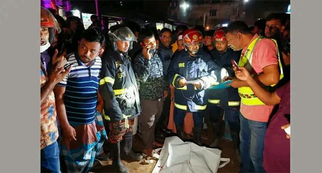 গোবিন্দগঞ্জে ট্রাকের চাকায় পিষ্ট হয়ে গৃহবধূ নিহত