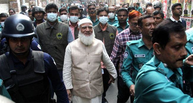 আমিরে জামায়াতের মুক্তি দাবিতে এলাকাবাসীর মানববন্ধন, পুলিশের বাধা