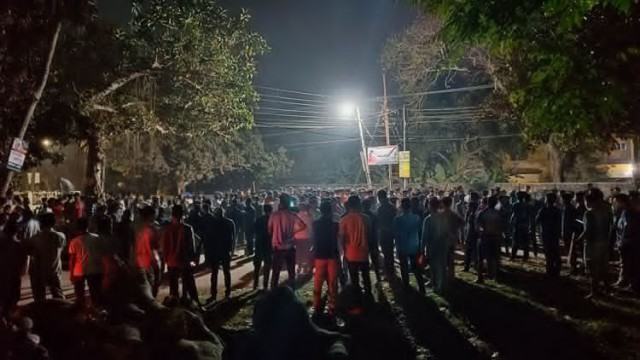 রাবি শিক্ষার্থীদের সাথে স্থানীয় ব্যবসায়ীদের সংঘর্ষ : ৫০০ জনের বিরুদ্ধে রাবি প্রশাসনের মামলা