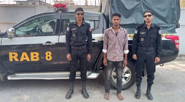 স্কুলছাত্রীর ভিডিও ভাইরাল : এসিড পানে মায়ের আত্মহত্যা মামলায় সেই যুবক গ্রেফতার