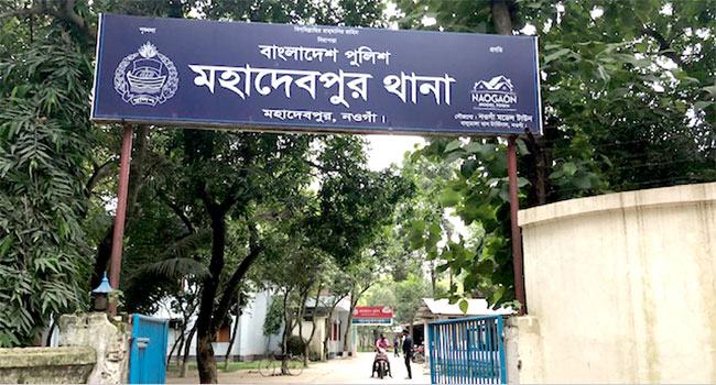 মহাদেবপুরে কলেজছাত্রীর ঝুলন্ত লাশ উদ্ধার