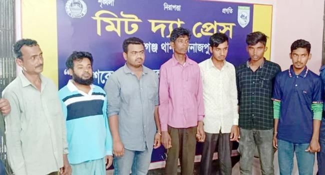 দিনাজপুর স্বপ্নপুরীর কর্মচারীদের সাথে জবি শিক্ষার্থীদের সংঘর্ষ, গ্রেফতার ৮