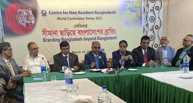 ‘দেশে টাকার চেয়ে ডলারের দরকার বেশি’