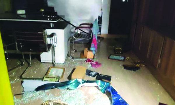 গাজীপুরে নায়িকা মাহির স্বামীর গাড়ির শোরুম ভাঙচুর