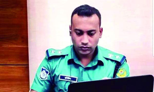 পুলিশ স্বামীর রোষানলে পড়ে স্ত্রীর বিষপানে আত্মহত্যা