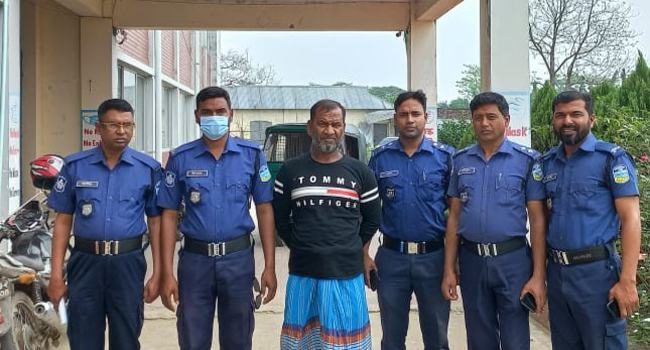 গফরগাঁওয়ে হত্যা ও ডাকাতি মামলার আসামি গ্রেফতার