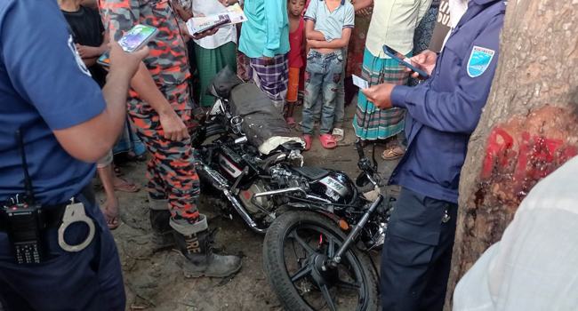 শিবচরে ট্রাক-মোটরসাইকেল মুখোমুখি সংঘর্ষে নিহত ১