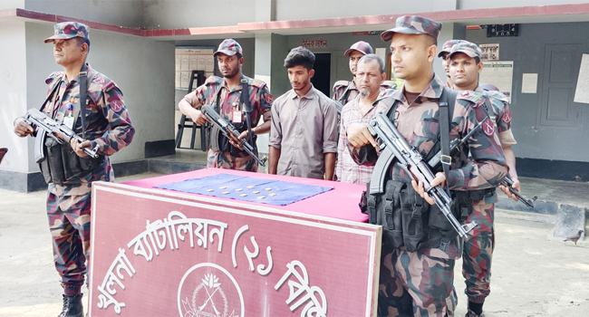 শার্শায় পায়ের মোজায় লুকানো ছিল ১০টি স্বর্ণের বার