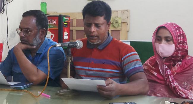 বগুড়ায় পুলিশের অতিরিক্ত ডিআইজির বিরুদ্ধে আ’লীগ নেতার সংবাদ সম্মেলন