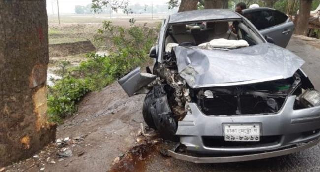 শিবচরে গাছের সাথে প্রাইভেটকারের ধাক্কা, নিহত ১