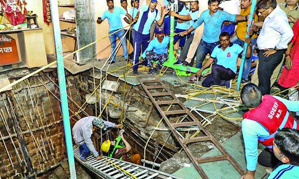 ভারতে মন্দিরের কুয়ায় পড়ে ৩৫ জনের মৃত্যু