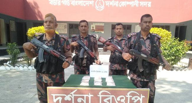 দর্শনায় ট্রেন থেকে ২০ লাখ টাকার হিরোইন উদ্ধার
