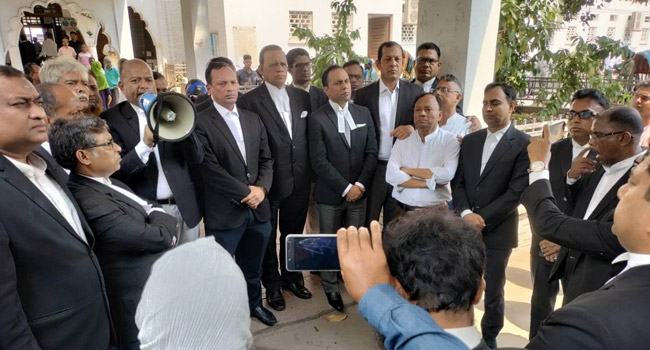 সুপ্রিম কোর্ট বারে পাল্টাপাল্টি ইফতার পার্টি নিয়ে উত্তেজনা