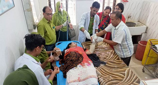 ঝালকাঠিতে স্কুল শিক্ষিকাকে ছুরিকাঘাত, সাবেক স্বামী গ্রেফতার