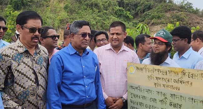 পার্বত্য চট্টগ্রামের অর্থনৈতিক পরিবর্তনে সরকার কাজ করে যাচ্ছে : কৃষিমন্ত্রী