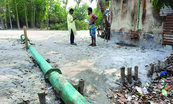 মুন্সীগঞ্জের পঞ্চসারে ডোবা নালা পুকুর  ভরাট করে দখল