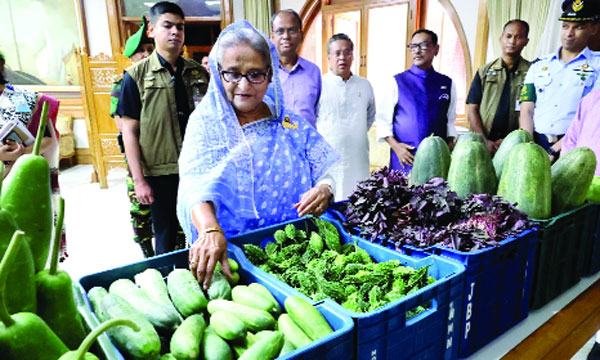 বঙ্গবাজারে সহায়তার আশ্বাস প্রধানমন্ত্রীর