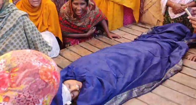 গাংনীতে বাবার মোটরসাইকেল থেকে পড়ে মেয়ে নিহত