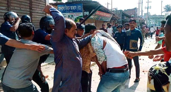 রামগঞ্জে আওয়ামী লীগ-বিএনপি সংঘর্ষ : পুলিশের গুলি