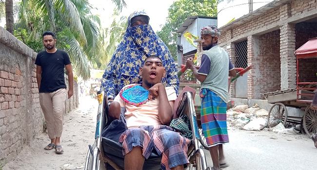 প্রতিবন্ধী ইমনের মা বসবাসের এক টুকরো জায়গা চান