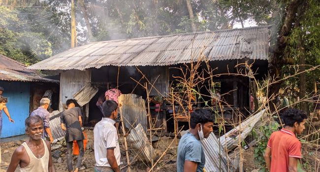 মিরসরাইয়ে আগুনে পুড়ে ঘুমন্ত নারীর মৃত্যু