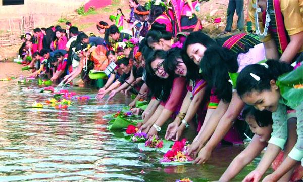 রাঙ্গামাটিতে শুরু হয়েছে পাহাড়ি জনগোষ্ঠীর বৈসাবী উৎসব