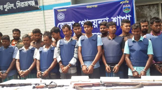 তাড়াশে চেয়ারম্যান হত্যায় জড়িত ৮ সর্বহারাকে গ্রেফতার করেছে পুলিশ