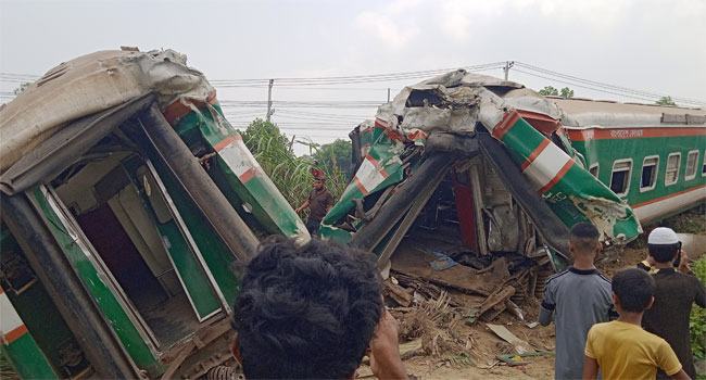 কুমিল্লায় ট্রেন দুর্ঘটনায় তদন্ত কমিটি গঠন, ৪ কর্মকর্তা বহিষ্কার
