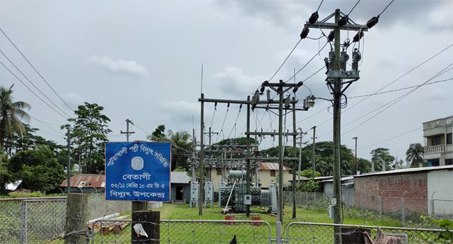 বেতাগীতে তাপদাহে লোডশেডিংয়ের যন্ত্রণায় জনজীবন!